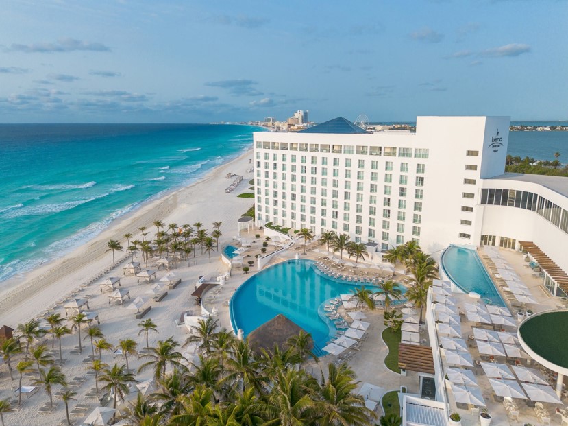 Architecture of Exterior Le Blanc Spa Resort Cancun
